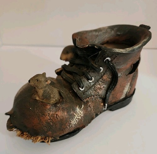 Vintage resin mouse - resin,