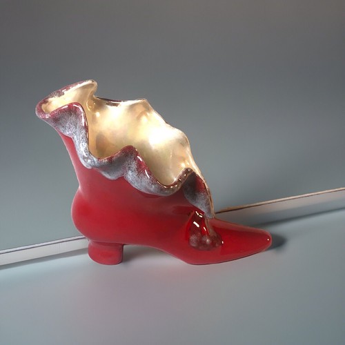 Red victorian boot planter - red,
