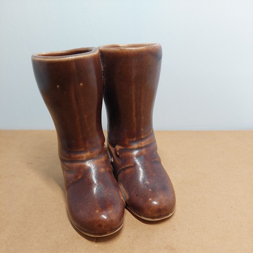Brown boot planter - brown, 1/4