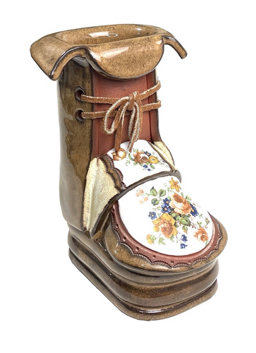 The clay cobbler pottery - the,